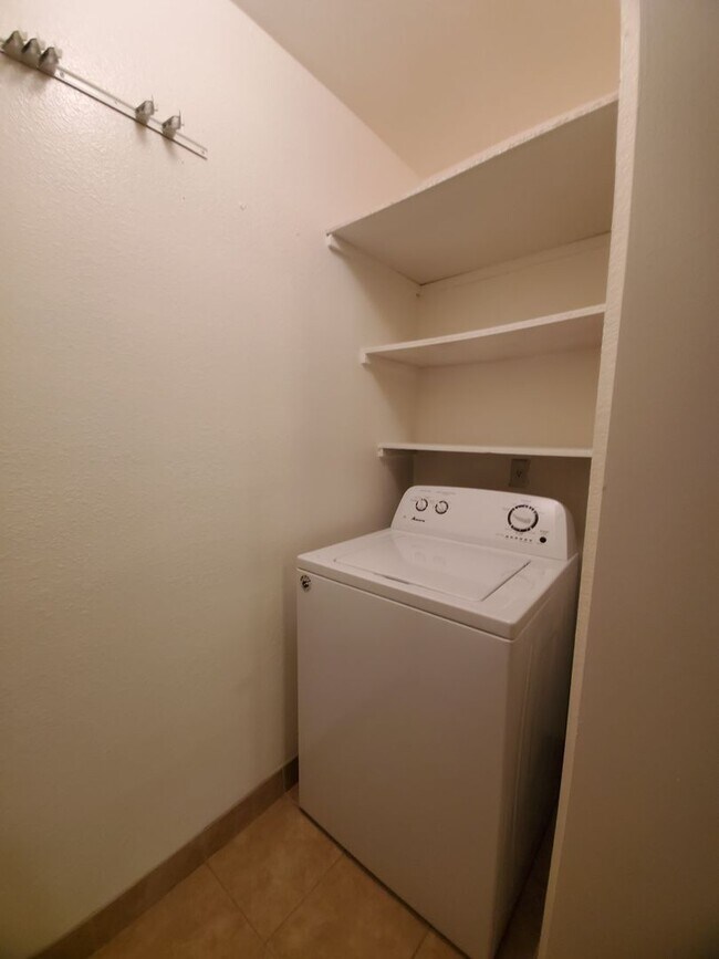 Building Photo - Ground level 2 bedroom 2 bath condo- Guada...