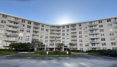 Building Photo - 2851 S Ocean Blvd
