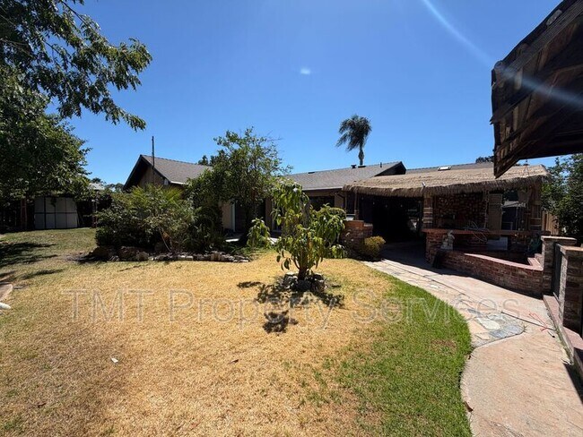 Building Photo - 930 Graywood Cir