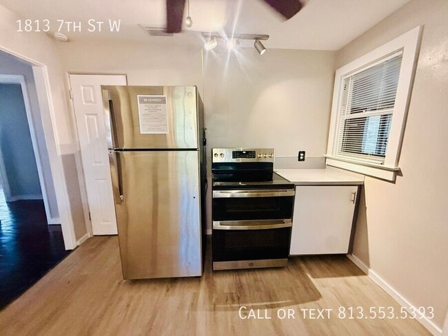 Building Photo - 1813 7th St W