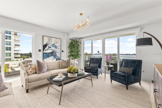 Building Photo - 1020 Sunset Point Rd