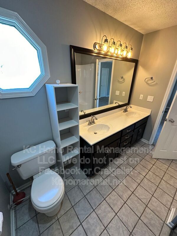 Building Photo - 3304 NW 84th Terrace