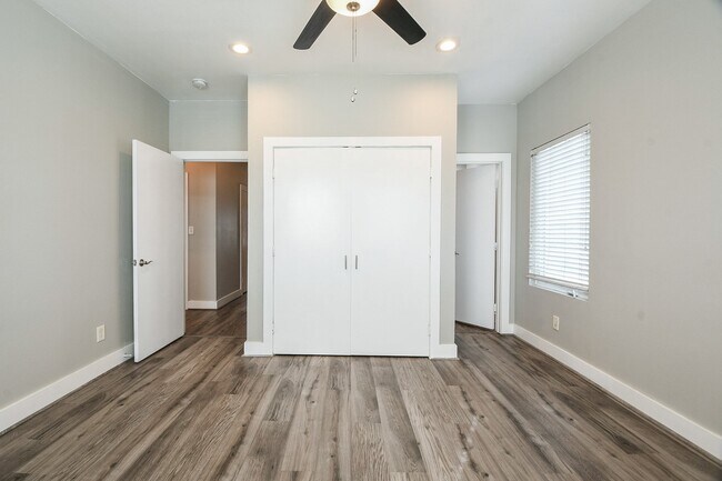 Building Photo - 3249 Dixie Dr