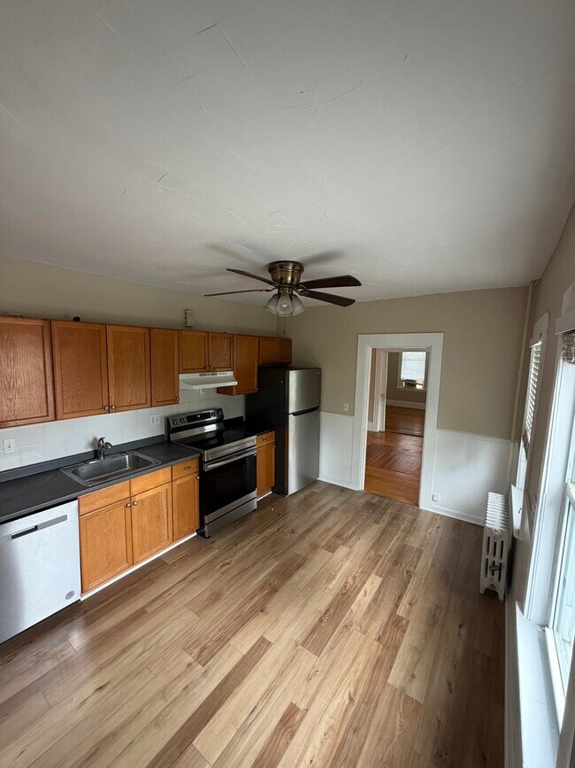 Building Photo - 253 Whitwell St