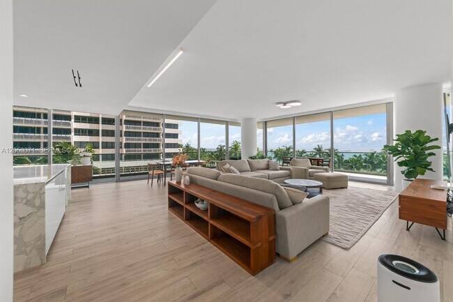 Building Photo - 10203 Collins Ave