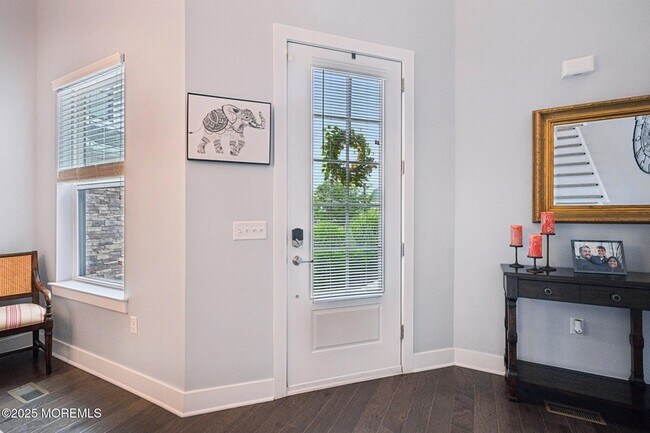 Building Photo - 42 Dogleg Ln