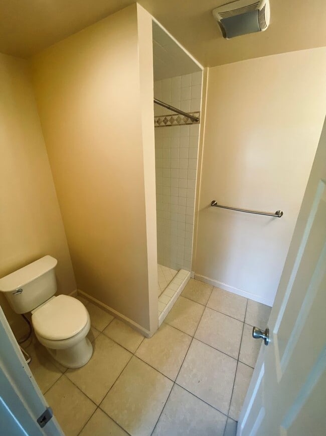 Building Photo - Downtown Split-Level Apartment