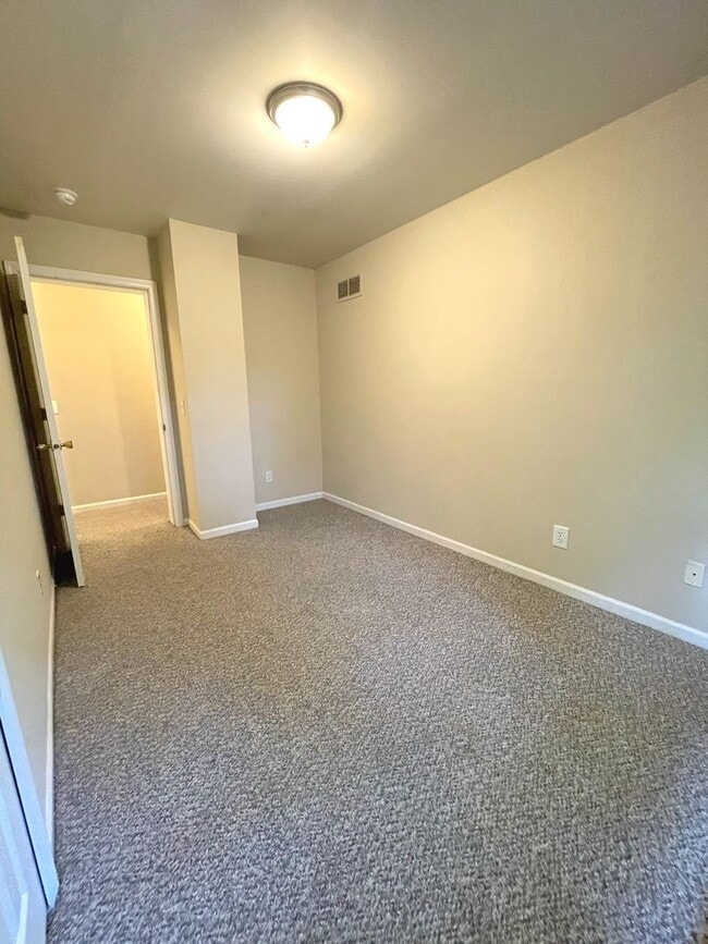 Building Photo - 230/232 Brookridge Rd.