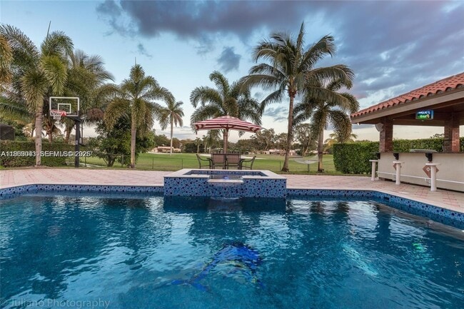 Building Photo - 19701 W Oakmont Dr