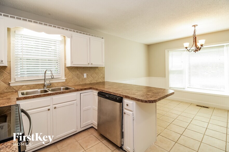 Building Photo - 4907 Whisper Oak Dr