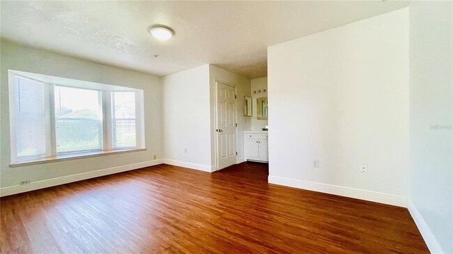 Building Photo - 3381 Hamlet Loop