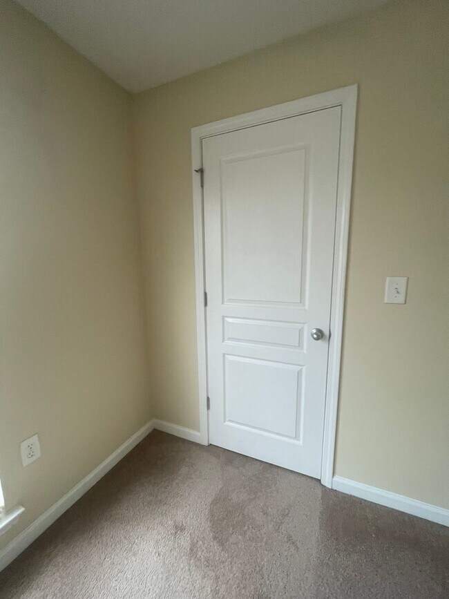 Building Photo - 17-1727 BBCH