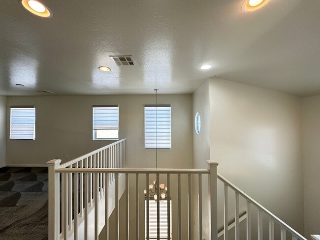 Building Photo - 6784 Pivot Point St