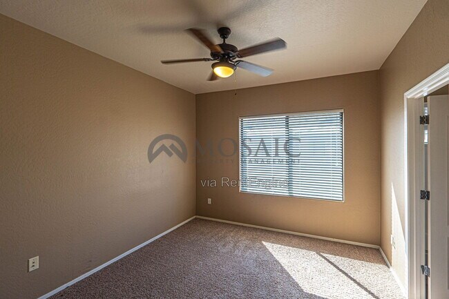 Building Photo - 705 W Queen Creek Rd