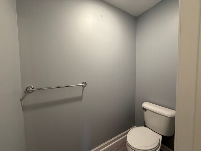 Building Photo - Great Condo On The Riverfront Golf Course