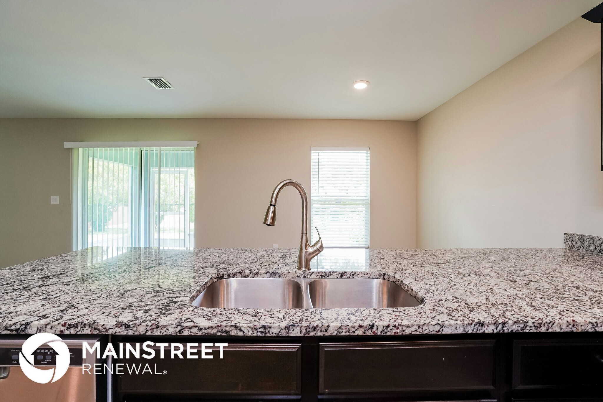 Building Photo - 1221 NE 4th Ave