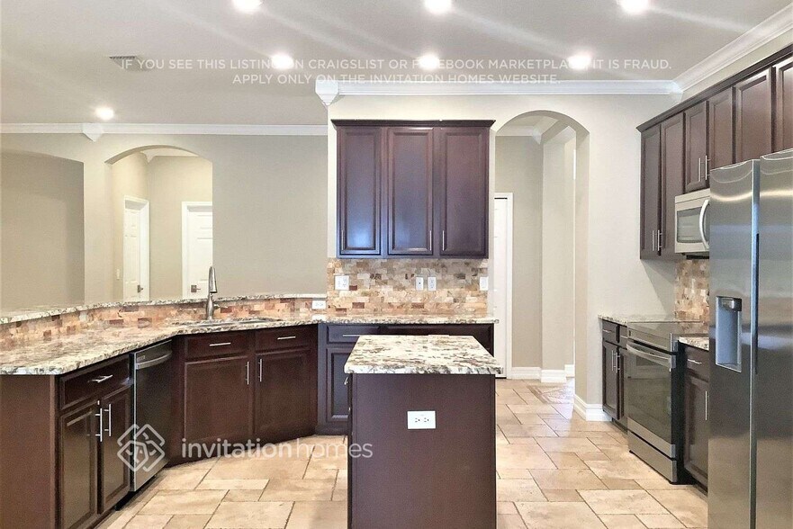 Building Photo - 1410 Emerald Hill Way