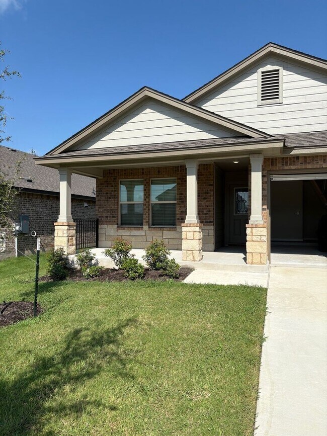 Building Photo - **$800 off first month's rent** Brand New ...