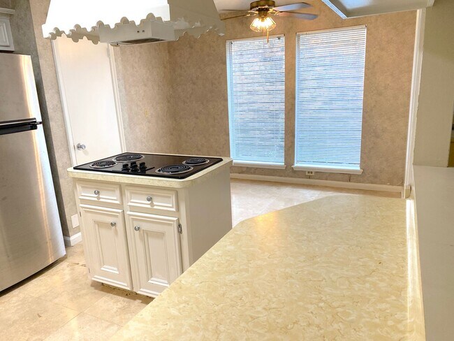 Building Photo - Briar Hill Beauty- Coming Soon