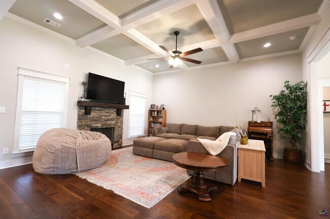 Building Photo - 410 Stonegate Trail