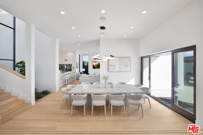 Building Photo - 30020 Morning View Dr