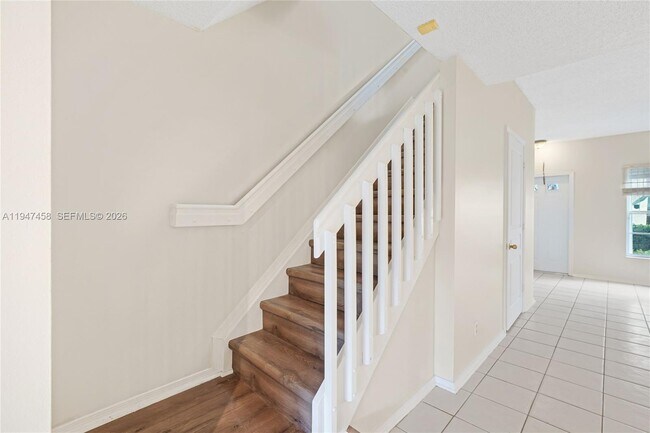 Building Photo - 4 Key W Ct