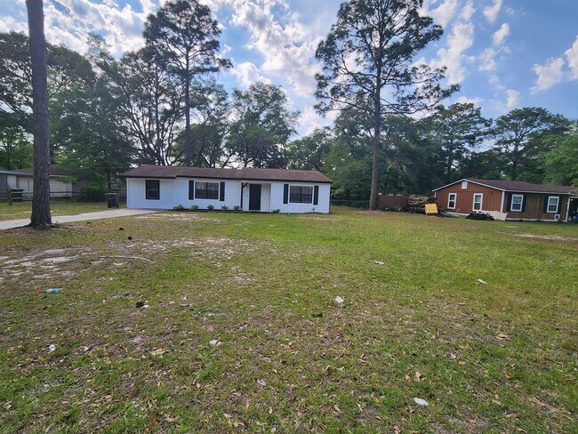 Building Photo - 1105 Kelly Dr