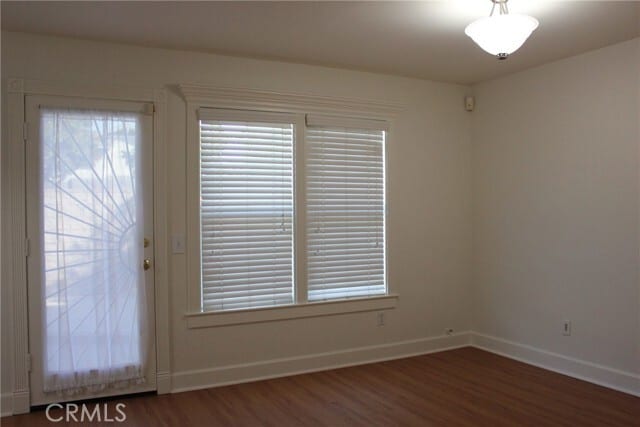 Building Photo - 563 E City Ct