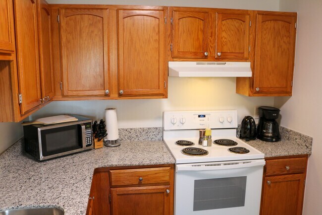 Building Photo - 596 W Moan Pl