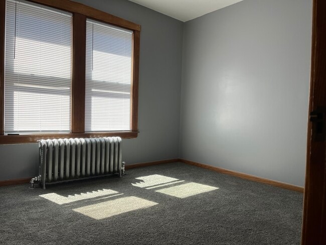 Building Photo - 3049 N Kenneth Ave