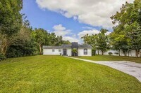 Building Photo - 2301 Carlton Dr