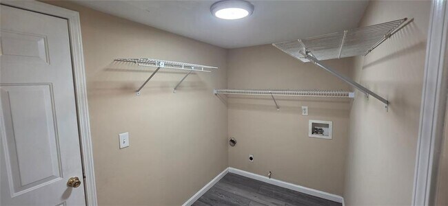 Building Photo - 2655 Westbury Ct