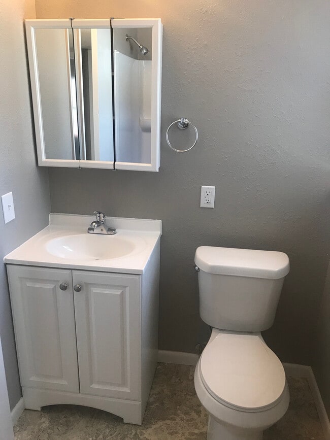 Building Photo - 1244 Pershing Dr