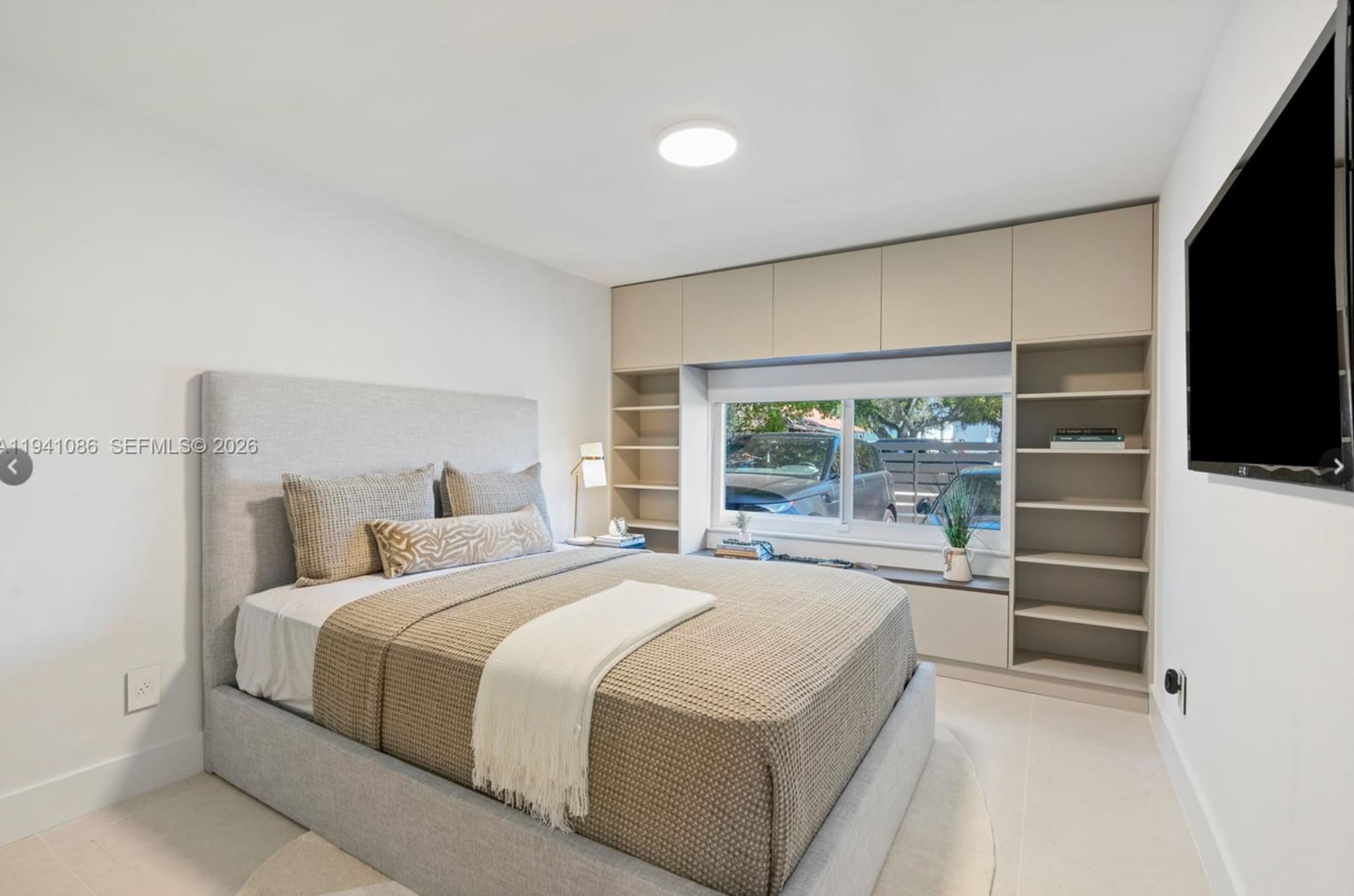 Building Photo - 7810 Hawthorne Ave