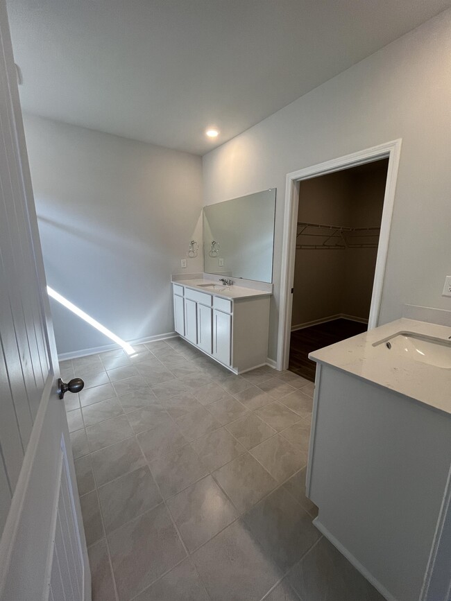 Building Photo - 6127 Japonica Ln