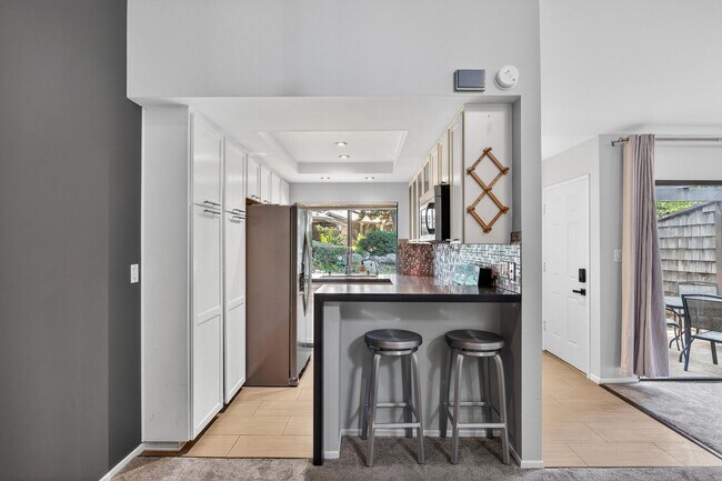 Building Photo - Gorgeous 2 bed/bath Condo in Long Beach