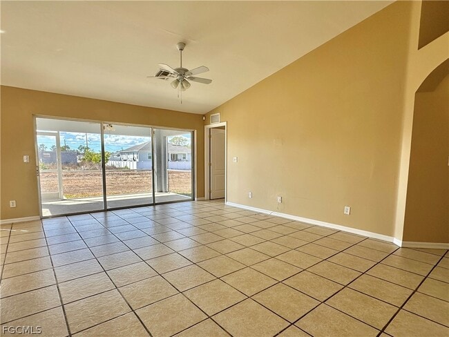 Building Photo - 2015 Xelda Ave N