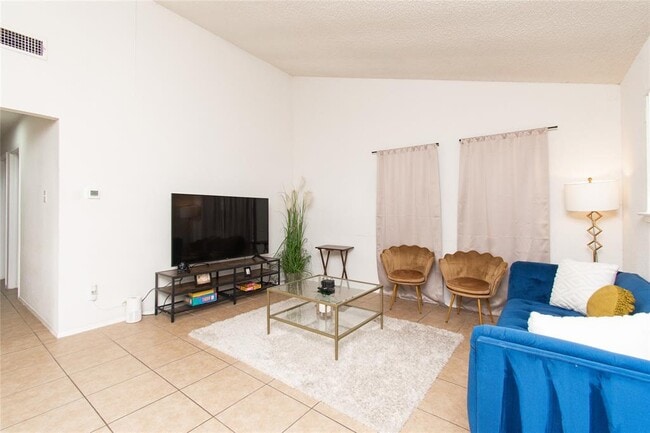 Building Photo - 4405 Teri Rd