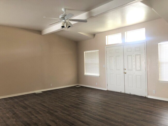 Building Photo - Coming Soon! Recently Remodeled Large Home!