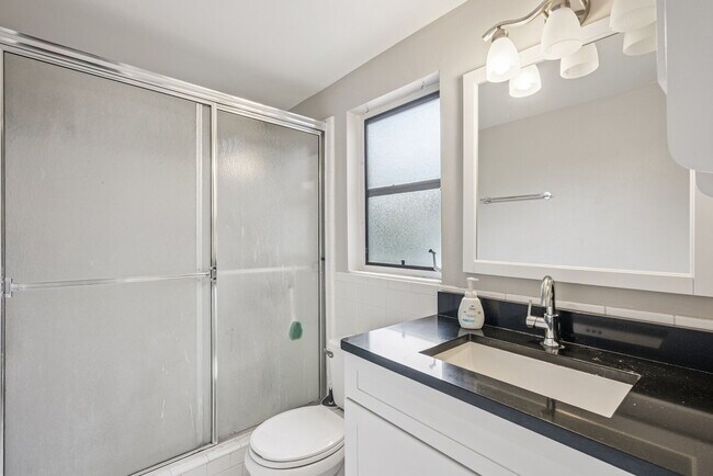 Building Photo - 3218 Carnine Dr