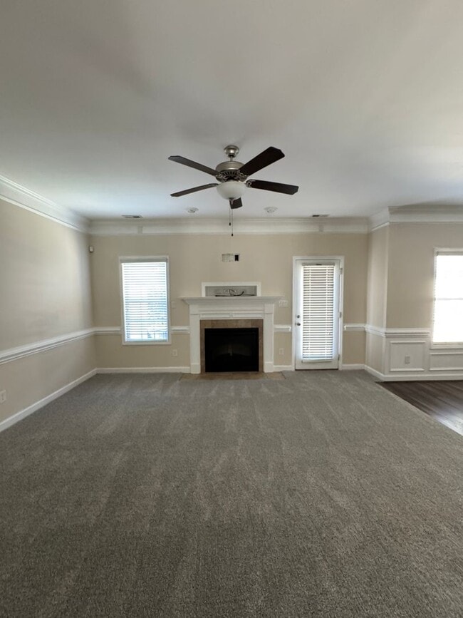 Building Photo - 1120 Braybrooke Pl