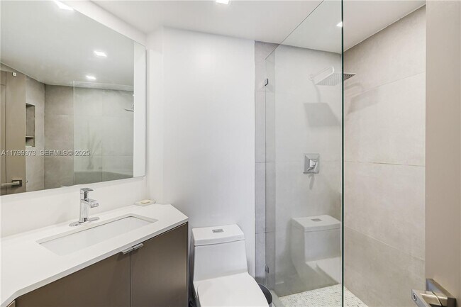 Building Photo - 701 Brickell Key Blvd