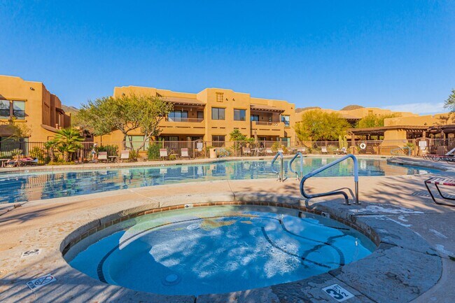 Building Photo - Beautiful Scottsdale townhome with perfect...