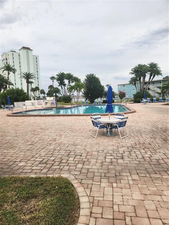 Building Photo - 300 64th Ave