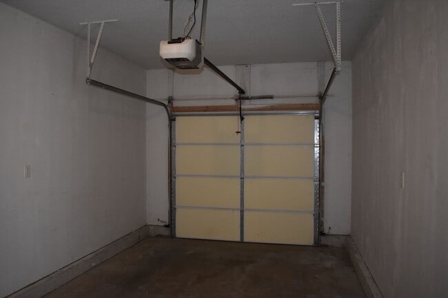 Building Photo - 11789 Ridgeway Dr
