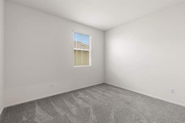Building Photo - 895 Brookdale Dr