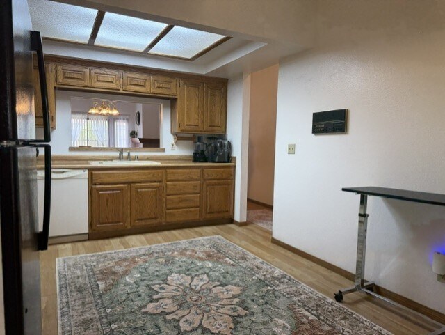 Building Photo - 7904 Shelter Island Way