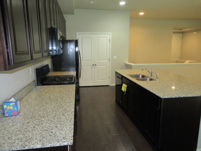 Building Photo - 6729 Windbrook Ct