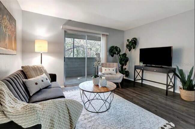 Building Photo - 1400 Gandy Blvd N