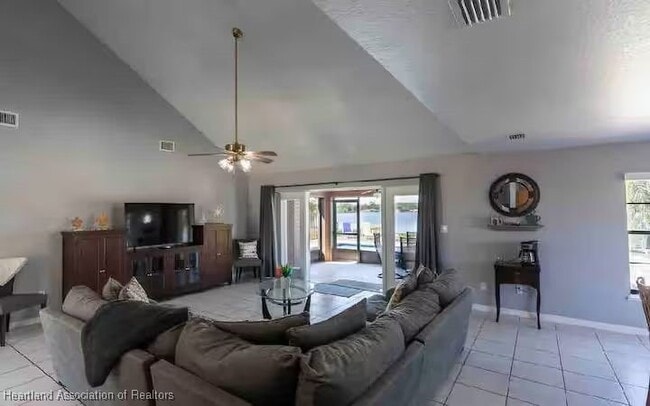 Building Photo - 3116 Tanglewylde Ave